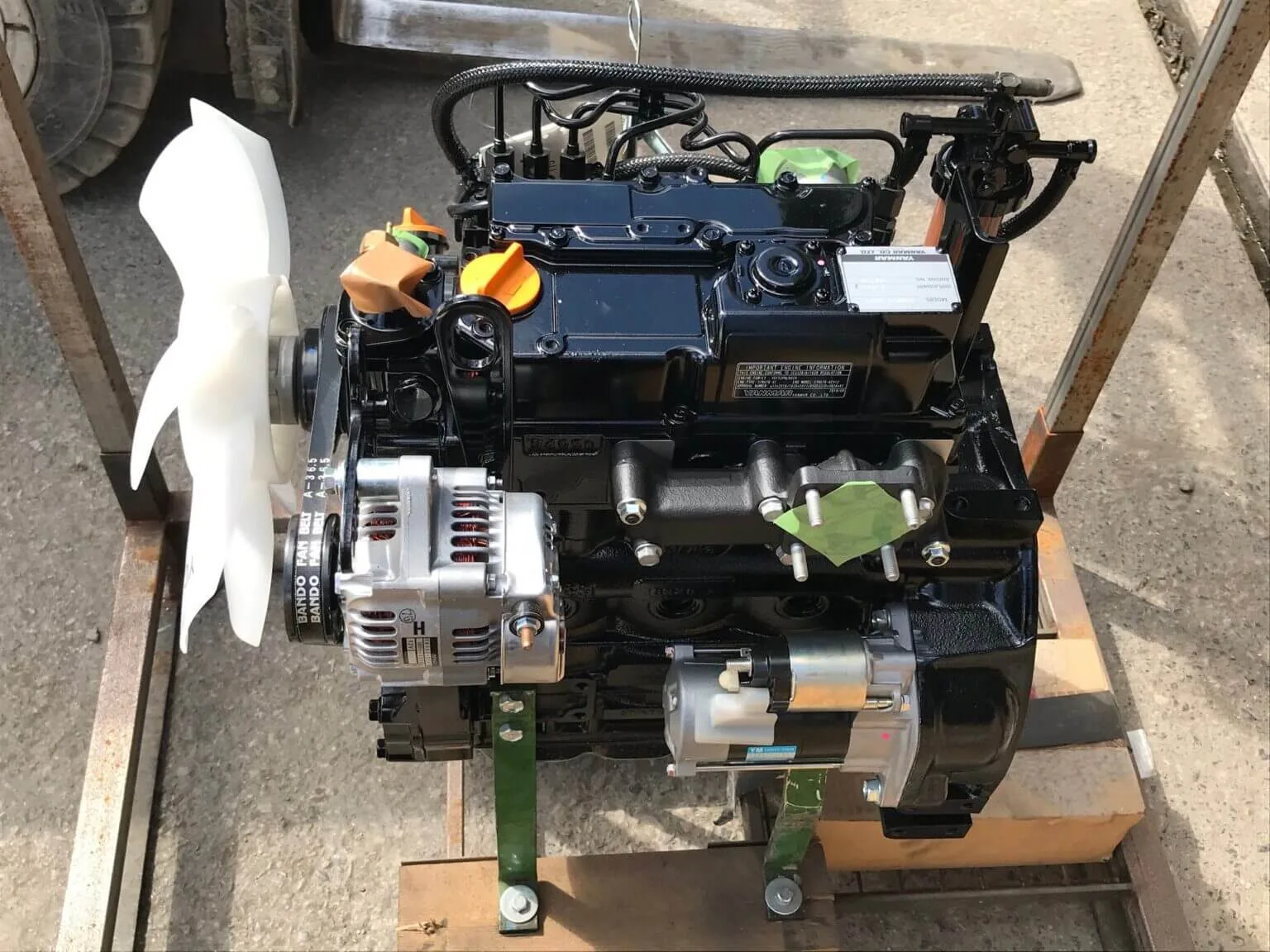 YANMAR 3TNV76 variklis (NAUJAS)