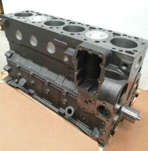 Variklio blokas komplekte Cummins 6B S6D102 (Naujas) Variklio blokas komplekte Cummins 6B S6D102 (Naujas)