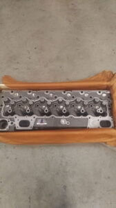 Variklio galvutė 8N6796 tinka CATERPILLAR 3306 DI kompl.