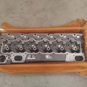 Variklio galvutė 8N6796 tinka CATERPILLAR 3306 DI kompl.