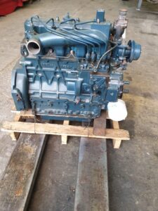 KUBOTA V1902 variklis (RESTAURUOTAS) KUBOTA V1902 variklis (RESTAURUOTAS)