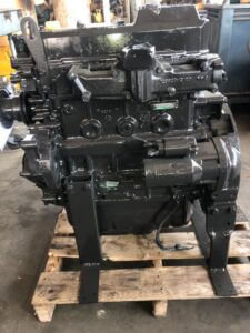 YANMAR 4TNV98 variklis (RESTAURUOTAS) YANMAR 4TNV98 variklis (RESTAURUOTAS)