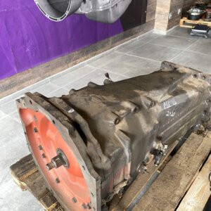 MASSEY FERGUSON 6100 serijos pavarų dėžė Dynashift 3715019M17 (NAUDOTA)