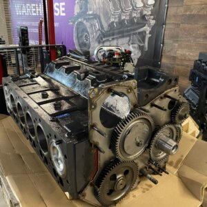 JOHN DEERE 6068HRT81 VARIKLIO BLOKAS SU VIDINIAIS KOMPONENTAIS R516310 (RESTAURUOTAS)