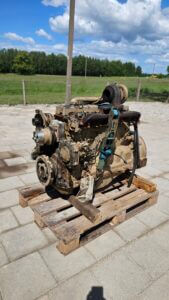 JOHN DEERE PowerTech 6.8L variklis 6068TF158 (NAUDOTAS) JOHN DEERE PowerTech 6.8L variklis 6068TF158 (NAUDOTAS)