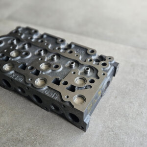 KUBOTA D1503, D1703 Variklio galvutė su vožtuvais 16467-03040 (NAUJA)