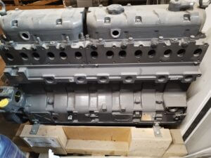 Variklio SISU AGCO POWER 98AWF 835477858 blokas su vidiniais komponentais (NAUJAS)