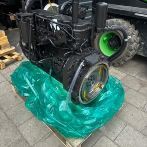 KOMATSU SAA6D107E-1 VARIKLIS, KOMATSU PC200LC-8 EKSKAVATORIAUS (NAUJAS)