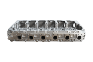 IVECO / FPT F2CE0681B/C variklio galvutė 5801661862 (NAUJA) IVECO / FPT F2CE0681B/C variklio galvutė 5801661862 (NAUJA)