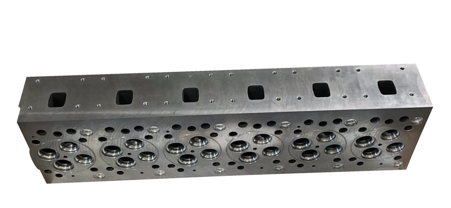 MAN D0836 variklio galvutė 51.03100-6273 (NAUJA) – nuotrauka 1