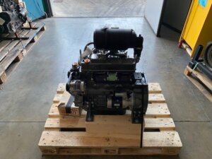 YANMAR 4TNV88 variklis (NAUJAS) YANMAR 4TNV88 variklis (NAUJAS)