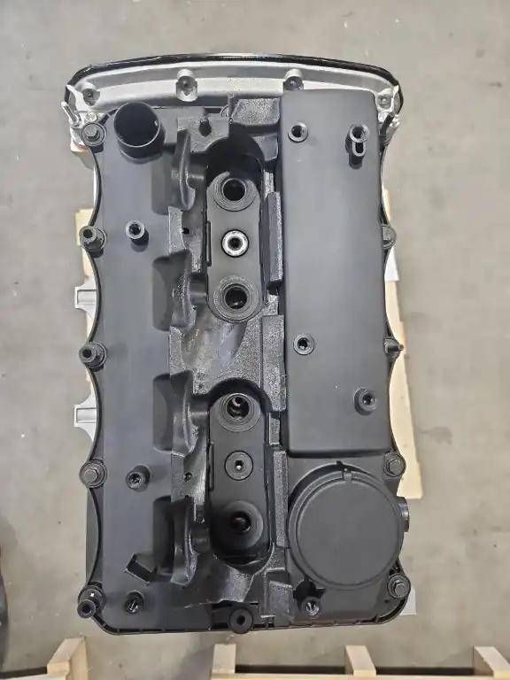 Ford 2.2 TDCi Puma 16V variklio long block – vožtuvų dangtis iš viršaus
