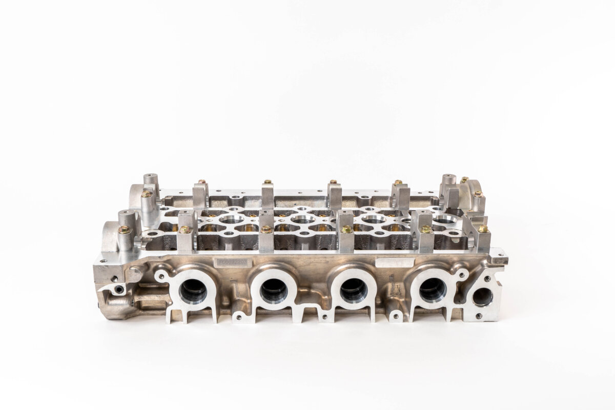 Variklio galvutė 77 01 476 952 G9T/G9U-TRAFIC II/MASTER 2.2/2.5DCI (Nauja)
