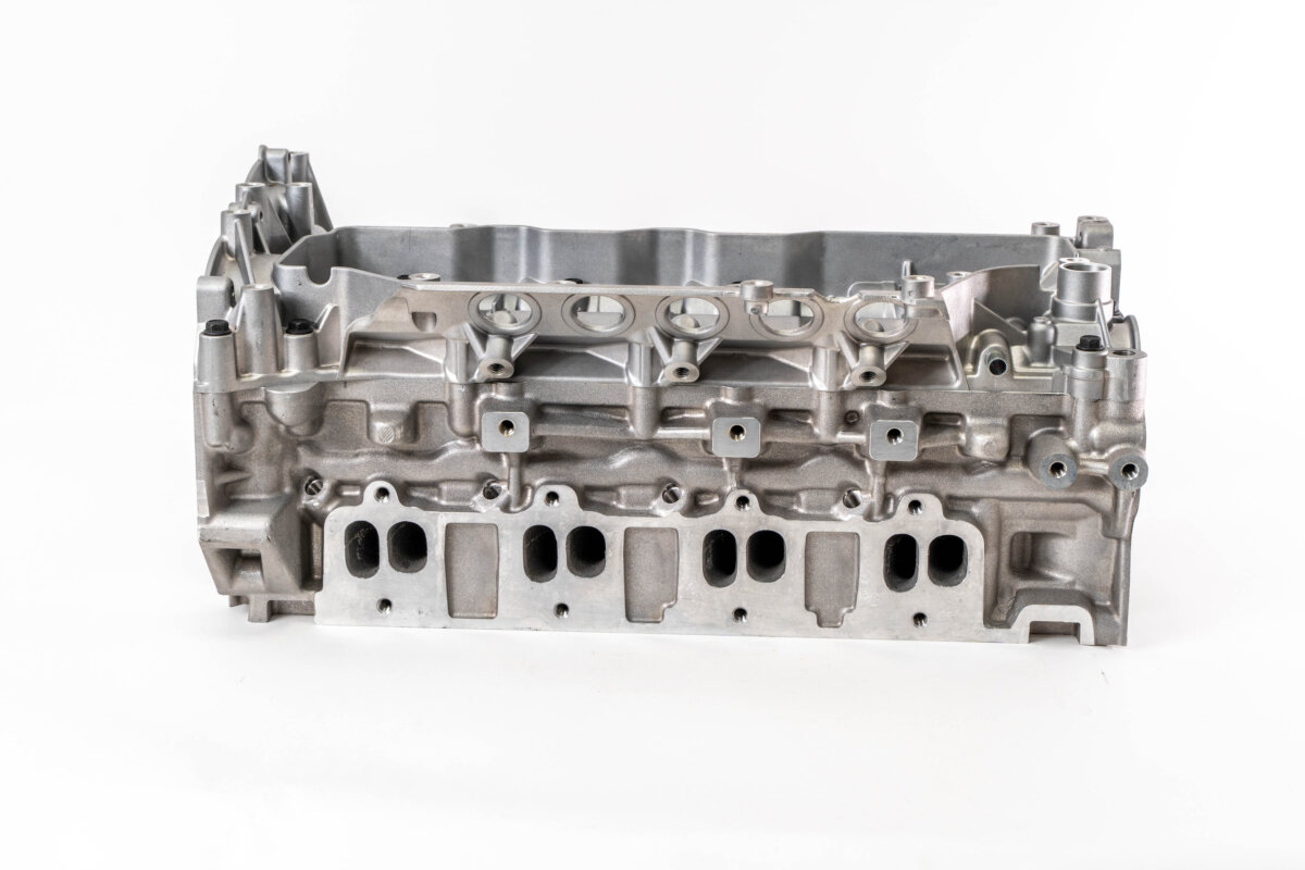 Variklio galvutė 7701479110 M9R/M9T-MASTER III/TRAFIC 2.0/2.3 D (Nauja)
